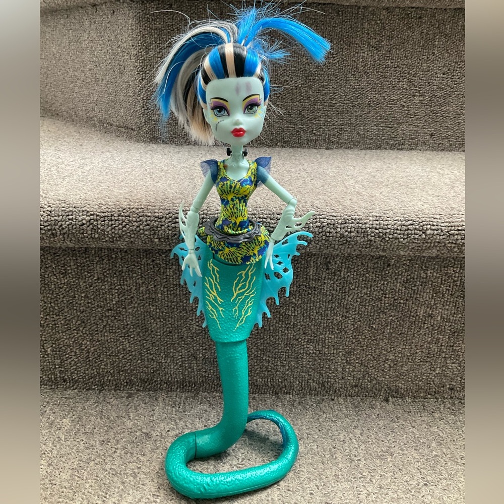 Great Scarrier Reef Frankie Stein Monster High doll